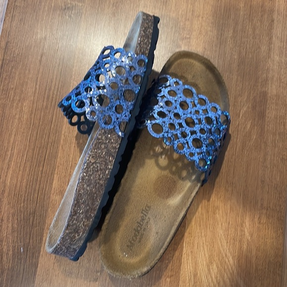 Slip on sandal. Like New - Picture 2 of 7